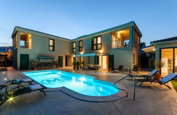 Villa Jolanda Plano