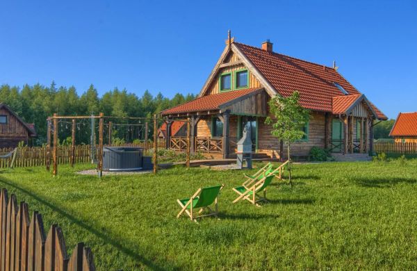 Dom Żuraw - Mazurska Chata z Jacuzzi Ryn