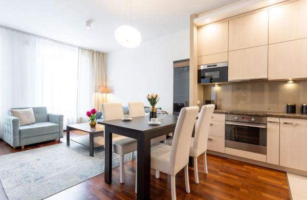 Golden Apartments Warsaw - Bright & Stylish, Stawki Street
