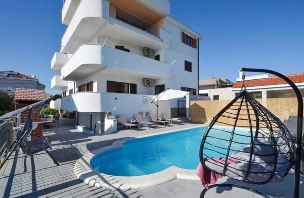 House DD with heated pool Okrug Gornji
