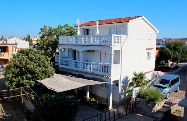 Apartments With Parking Space Pirovac, Šibenik - 24766 Pirovac