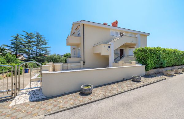 Apartments With Parking Space Krk - 24809