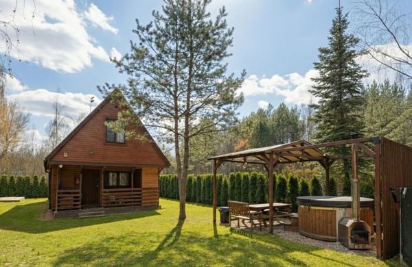 Całoroczny, drewniany domek przy lesie Prażmów Nowy