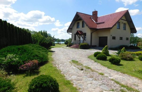 Domek u Kamili nad jeziorem Konopki Wielkie