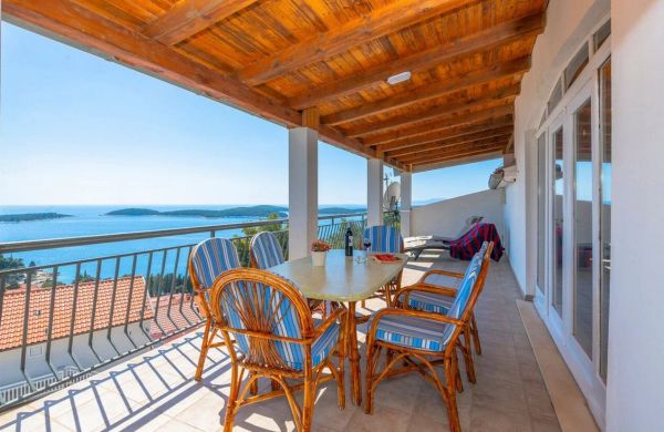Apartments With Parking Space Hvar - 24988