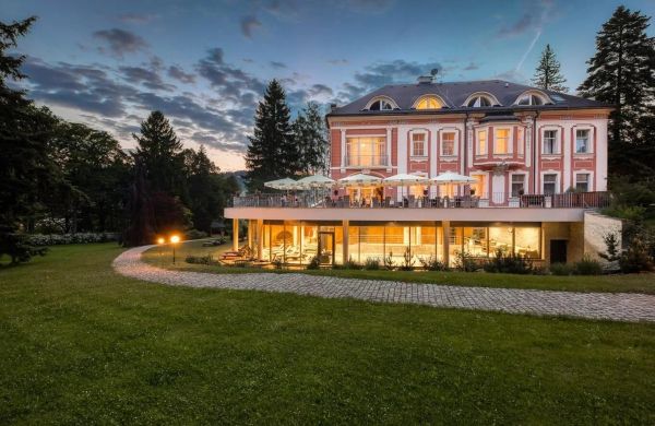 Wellness & Spa hotel Villa Regenhart