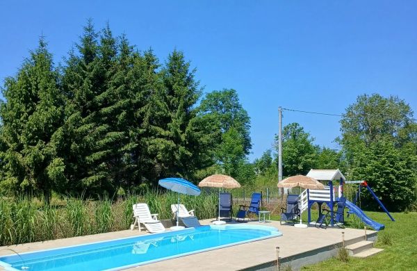 Dom z podgrzewanym Basenem w Stegna-Popowo