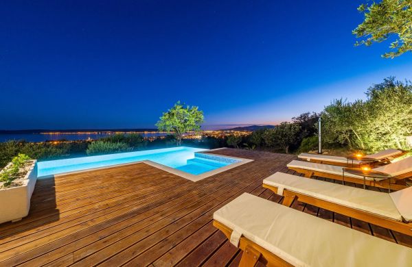 Luxury Villa Dalmatian Oasis Kaštel Lukšić