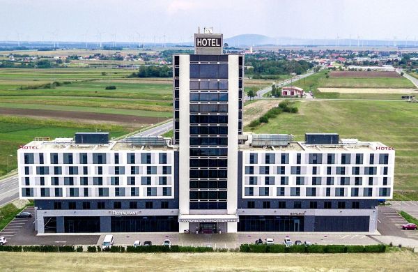 Pannonia Tower Hotel Parndorf