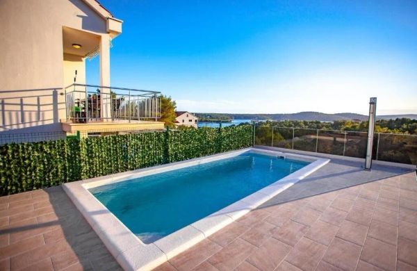 Apartments With Swimming Pool Milna, Brač - 24929 Milna