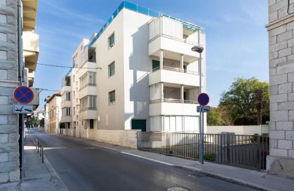 Apartments By The Sea Split - 25041