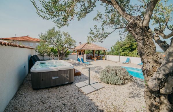 Yellowhammer Apartments - Villa Dva