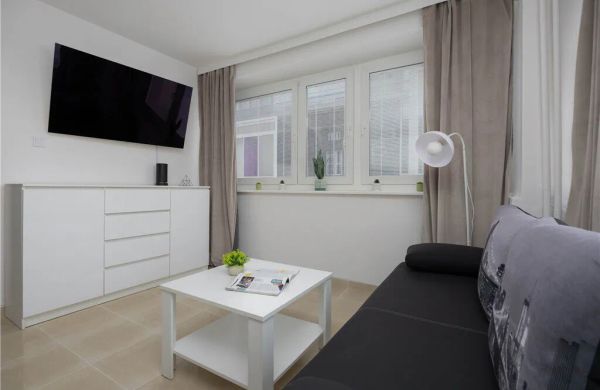 Chmielna 35 Funkcjonalny Apartament w Centrum Warszawa