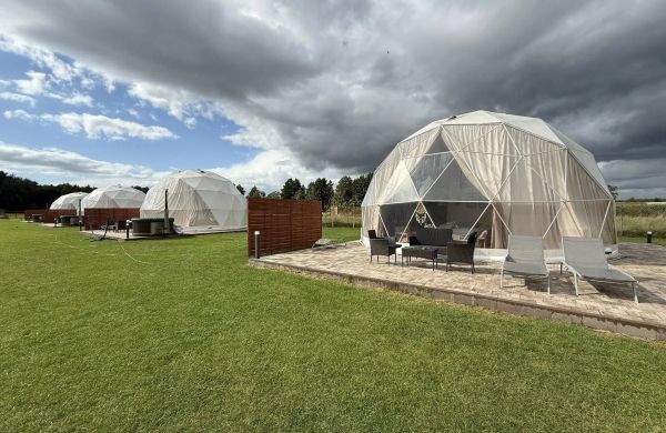 Ranczo Targówka - glampy i domy Malanów