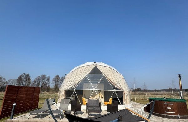 Ranczo Targówka - glampy i domy Malanów