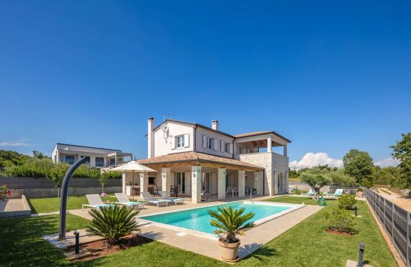 Villa Karla Tar