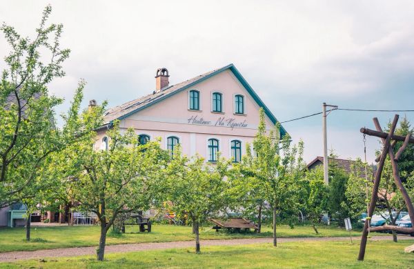 Na kopečku AD 1795 penzion s restaurací a wellness