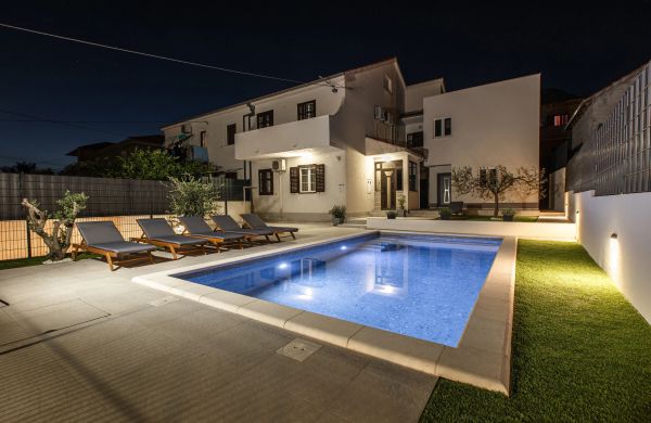 Family Friendly House With A Swimming Pool Solin, Split - 25075 Solin