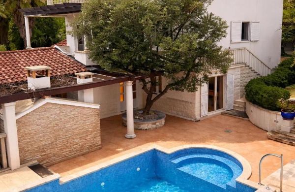 Seaside Family Friendly House With A Swimming Pool Sutivan, Brač - 25260 Sutivan