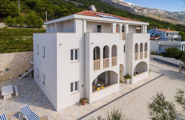 Apartments White house Marusici