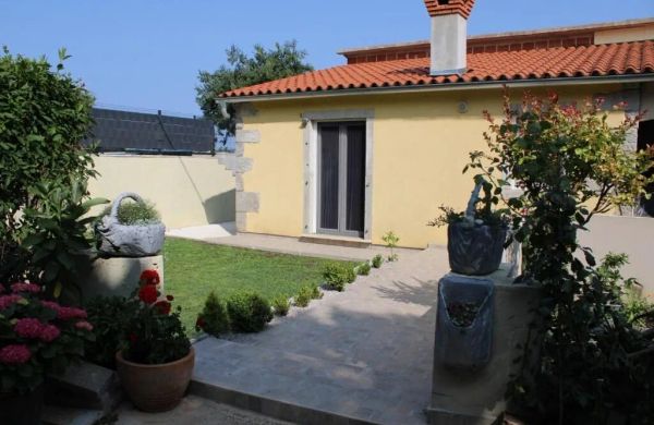 House Aida Labin