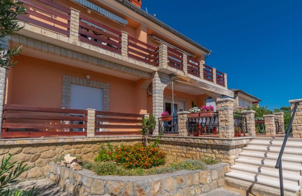 Apartments Andrija Palit