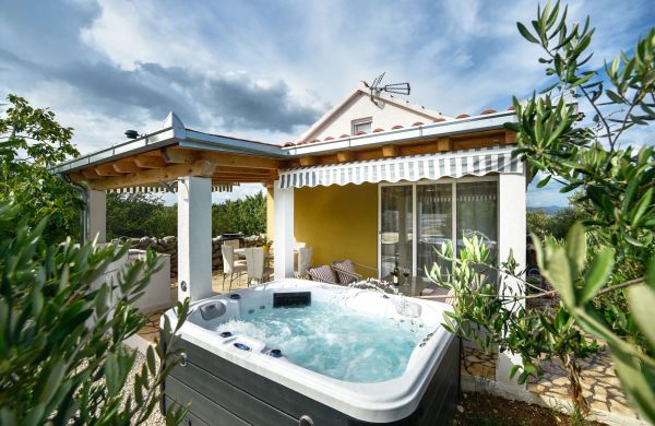 House Lila Jacuzzy Drvenik Mali