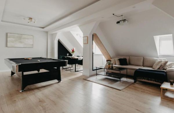 Uniwersytecka 27 - Przestronny apartament na Wrocławskiej Starówce - 3 sypialnie, sauna, billard - Wrocław - Fair Rentals