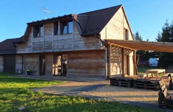 Domki nad rzeką Obrocz