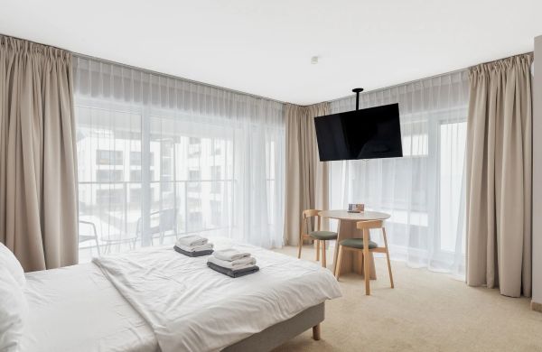 Hidden Coast Classic – Premium Seaside Apartments with Pool, 2-Minute Walk to the Beach