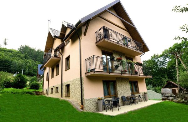 Willa Alina - Pokoje i Apartamenty Międzygórze