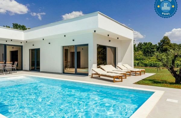 Villa Aura with heated pool Donji Proložac