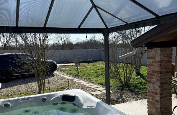 Laraland Apartman Szeghalom