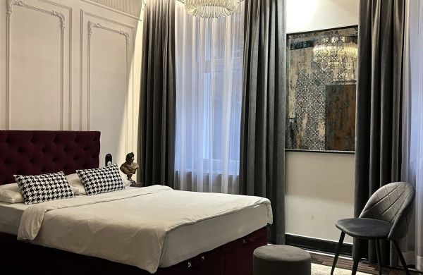 Belle Époque Appartement I The Artdrake Collection
