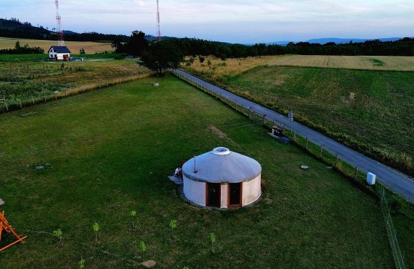 Jurta w Dębowinie - glamping wśród gór i lasów, grill i rowery