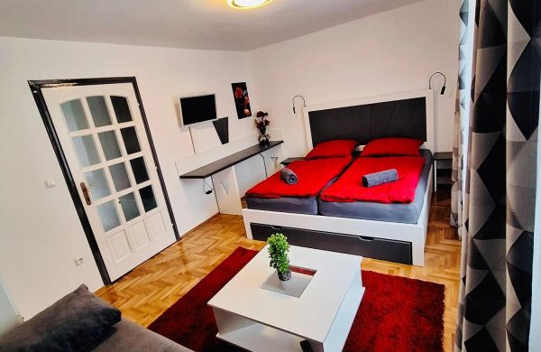 Iskolakert Apartman Sárospatak