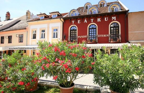 Teátrum Panzió és Étterem Győr
