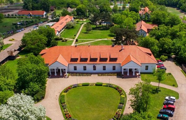 Sarlóspuszta Club Hotel Tatárszentgyörgy