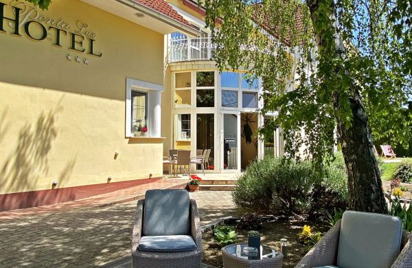 Penta Lux Hotel és Apartman Tata