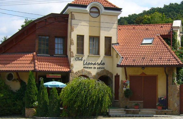 Club Leonardo Panzió Mogyorósbánya