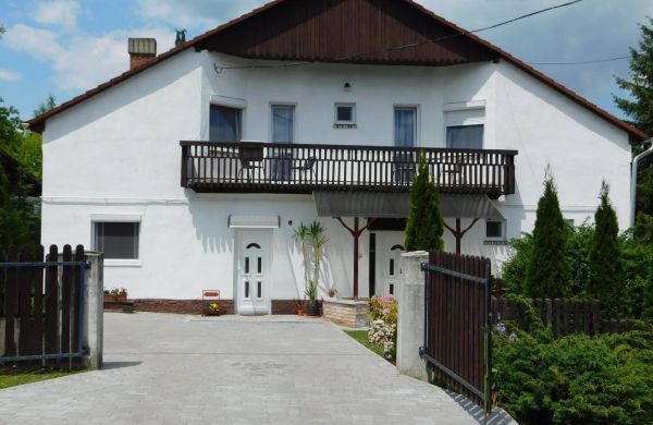 Fenyő Vendégház Parádsasvár