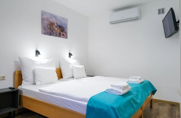 Hotel Adalbert - Boldog Meszlényi Zoltán Ház