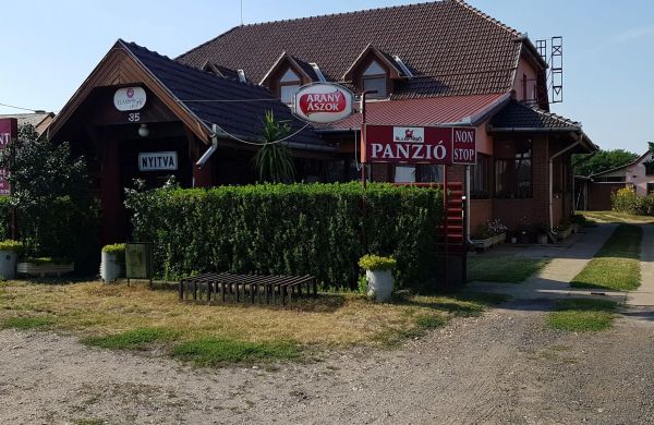 Flamingó Vendéglő és Szállás Téglás