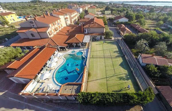 Hotel Villa Letan Peroj
