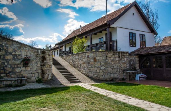 Kemencés Vendégház Vanyarc