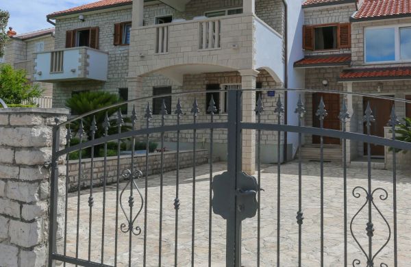 Apartment Lucija Supetar
