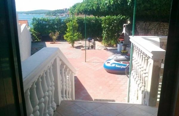 Judit Apartmanház Tisno