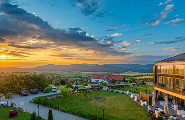 Castellum Hotel Hollókő