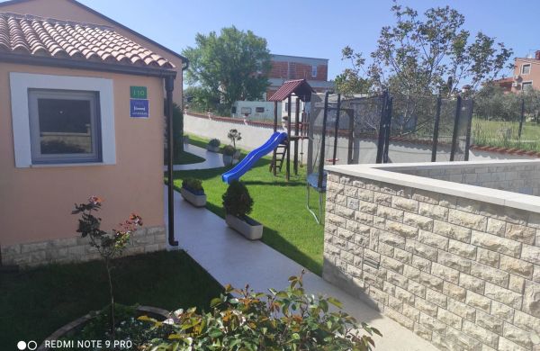 Mirjana Apartman Štinjan