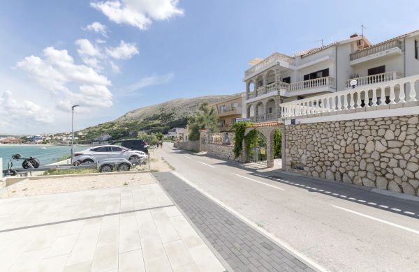 Apartments Tina Sea View Pag